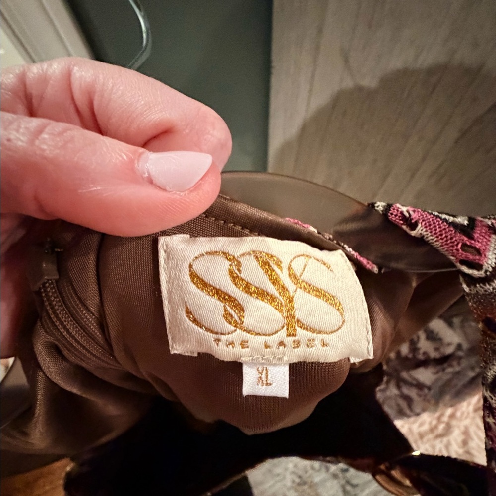 Vibrant Chevron Patterned Jumpsuit - image 7